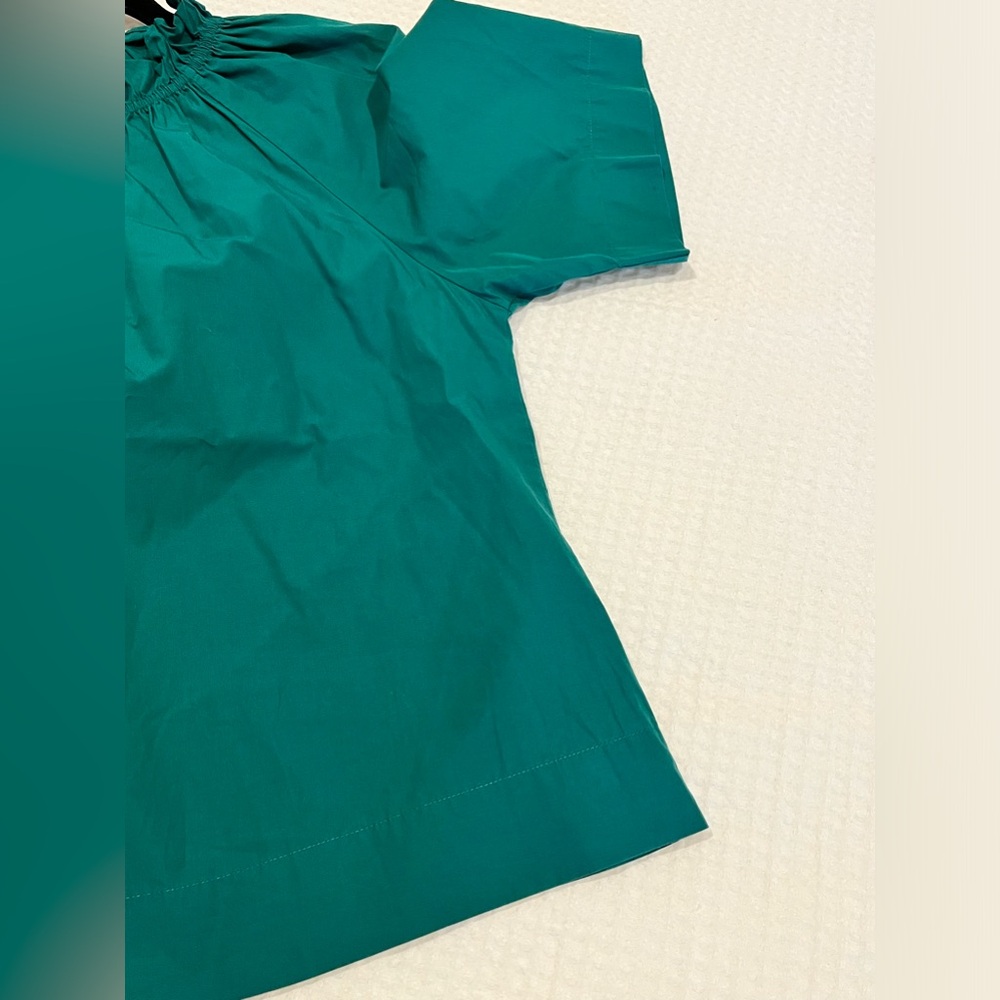GREEN OFF THE SHOULDER CROPPED TOP- SIZE SMALL - Picture 3 of 5